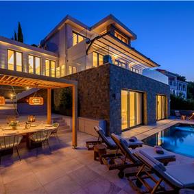 4 Bedroom Villa with Pool, Sumartin, sleeps 8